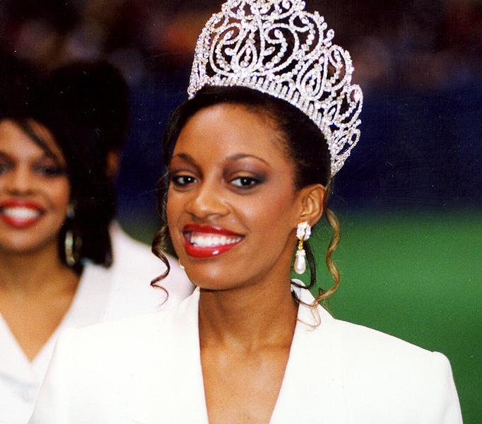 SU's Kara Franklin, a 19-year old native of Baton Rouge was crowned Miss Bayou Classic 2001-02. Photo by Brandi Jade Thomas/DIGEST