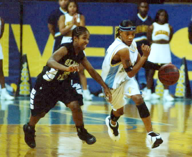 SU's Jacklyn Winfield drives to the basket as the Jaguars women's basketball team defeated Alabama State 74-61. Photo by Brandi Jade Thomas/DIGEST