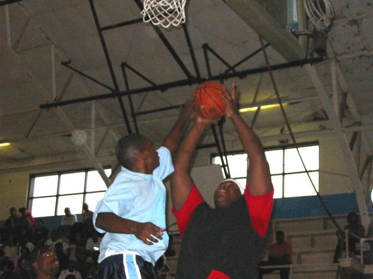 BALL IN Students show off their athletic skills during the 2-on-2 competition. - Photo by Ryan P. Knight/DIGEST