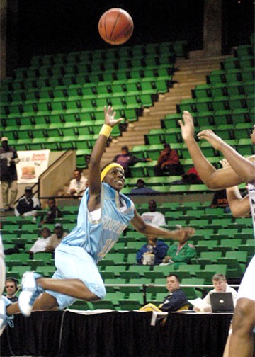 Sophomore guard Rolanda Monroe calmly sinked two free-throws with 04.2 left in the game to give the Jaguars a 48-47 lead. - PHOTO BY RYAN P. KNIGHT // SOUTHERN DIGEST