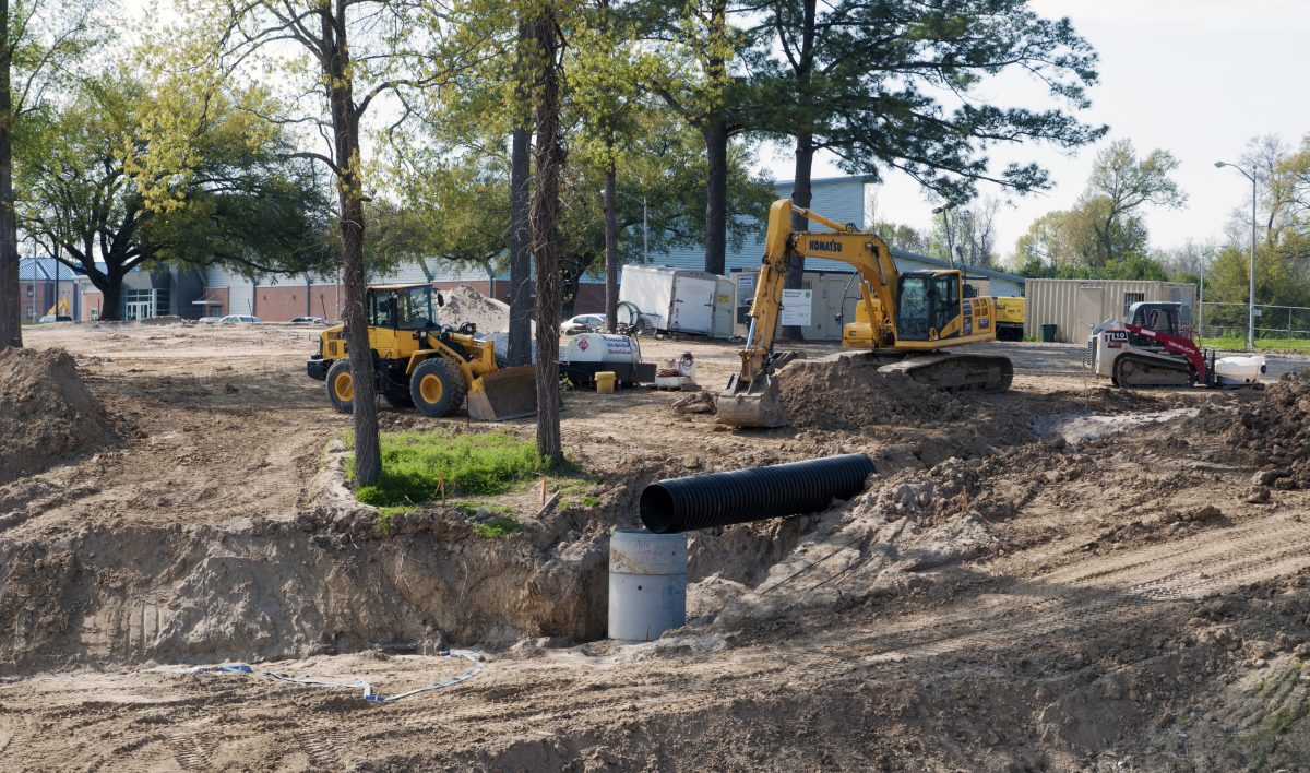 Construction continues at the University&#8217;s ravine located near the back of campus. Workers have used precaution in ensuring that students make it safely across the campus ravine.&#160;