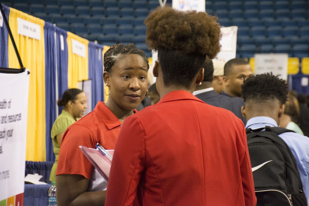 Chelle Leonard of BASF, also Southern University Alumni, explains the importance of professionalism of women in the workforce at the Fall 2015 Career Fair.