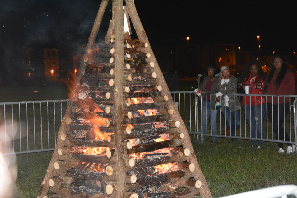 Southern University students gathered up by the bonfire enjoying the music by DJ Neff held at the Intramural Sports Complex, on Tuesday, November 24.