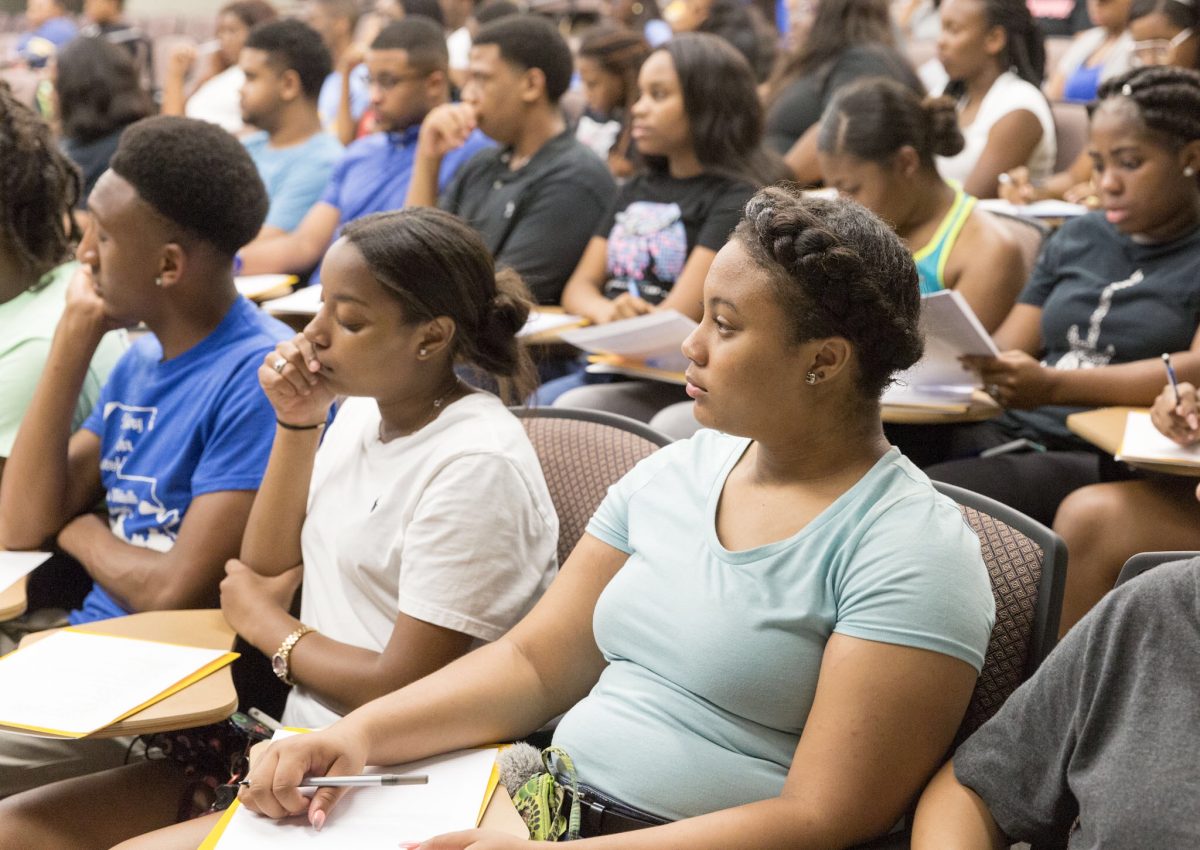 &#160;Students listen and take notes during the &#8220;SU LEADS Development Workshop.&#8221;&#160;