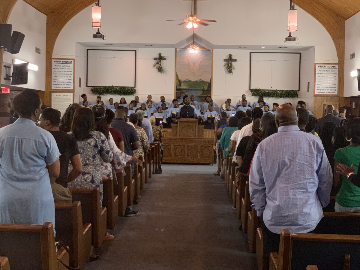 SUGC Director, Earnest Bowman, Jr. speaks a few words before Praise &amp; Worship (Kiyanna Givens/DIGEST)