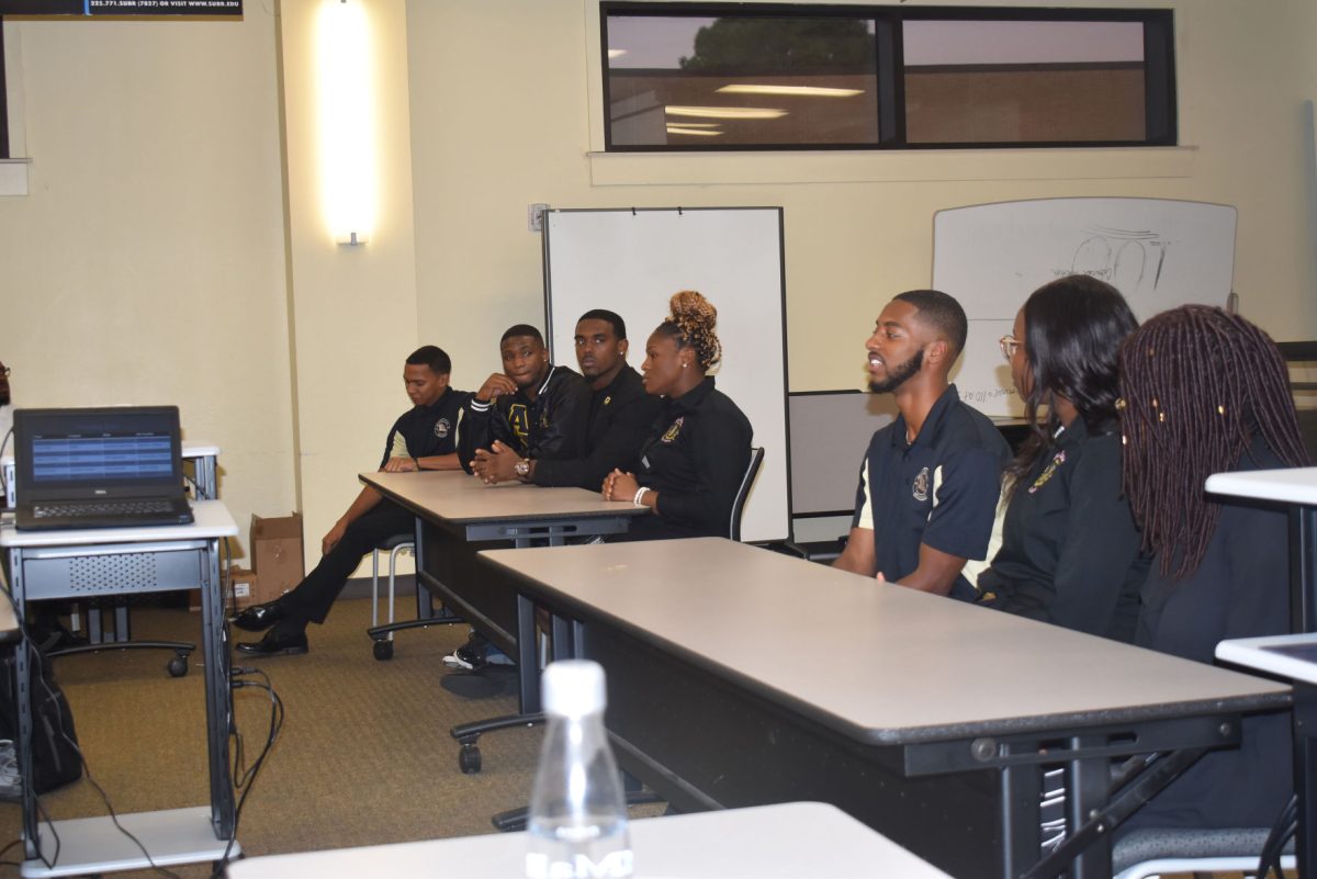 Alpha Phi Alpha Fraternity, Inc. and Alpha Kappa Alpha Sorority, Inc. host a Q&amp;A session in Harris Hall to inform students on professionalism and networking on October 22.&#160;(Davon Jackson/DIGEST)&#160;