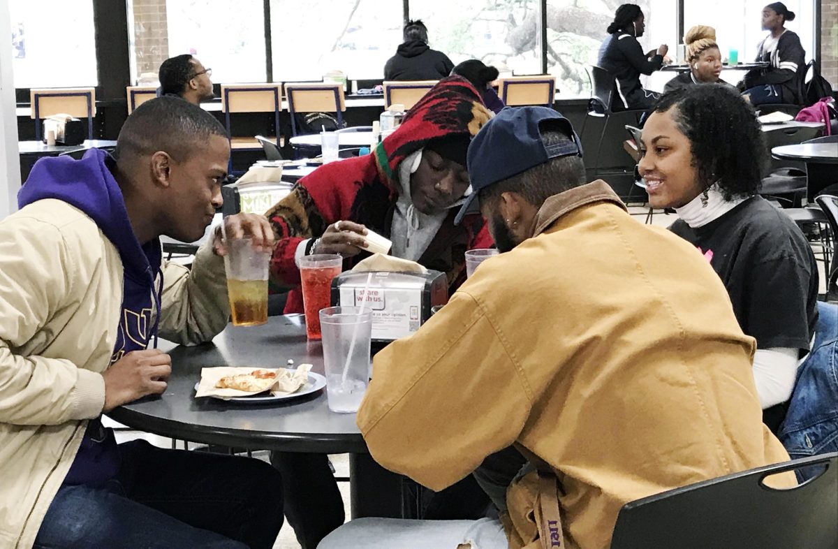 Lets GRUB: Students enjoying their food at the Breakfast Brunch hosted by C100 men inside Mayberry Dining Hall on November 14.&#160;(Te&#8217;yanah Owens/DIGEST)