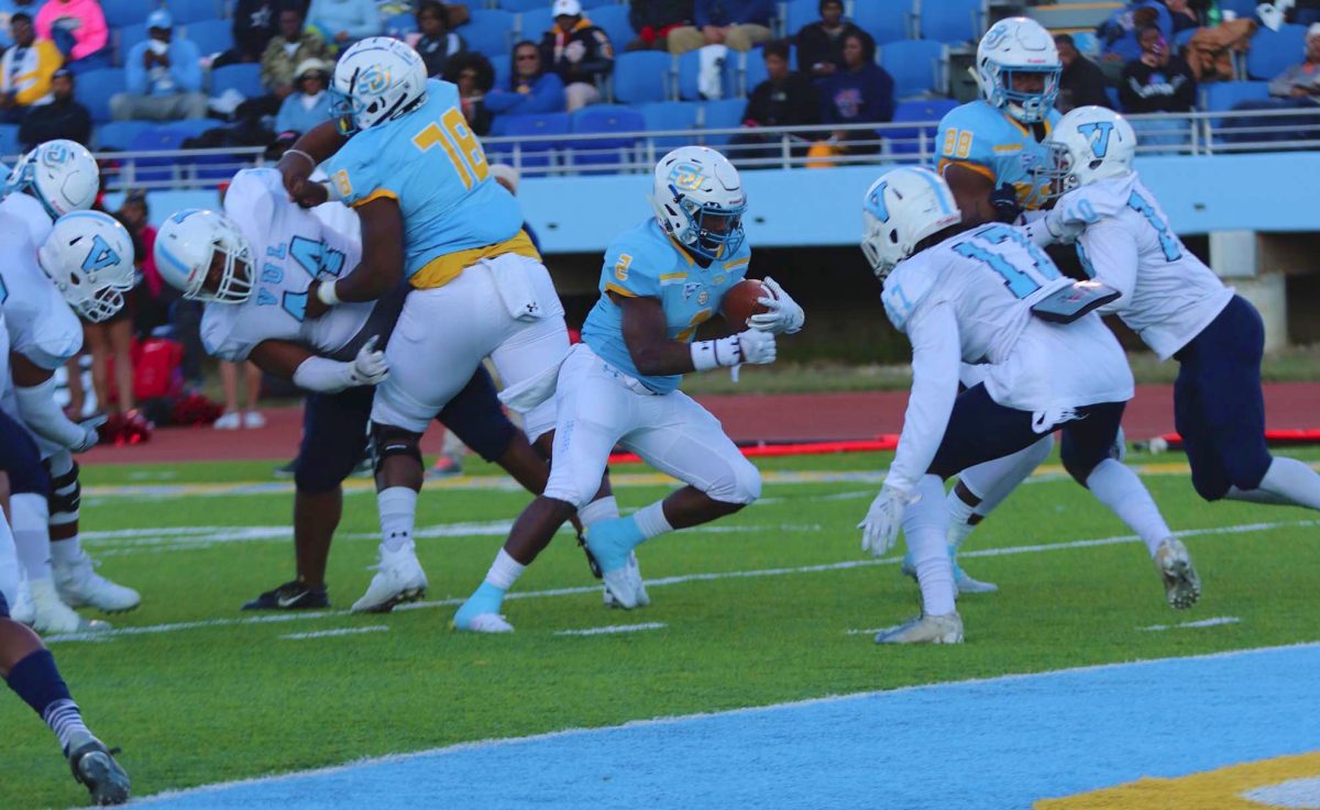 Redshirt Junior running back Devon Benn, rushes for a touchdown in Saturday&#8217;s non- conference matchup agaiinst Virginia University-Lynchburg. (Bailie Boyd/DIGEST)