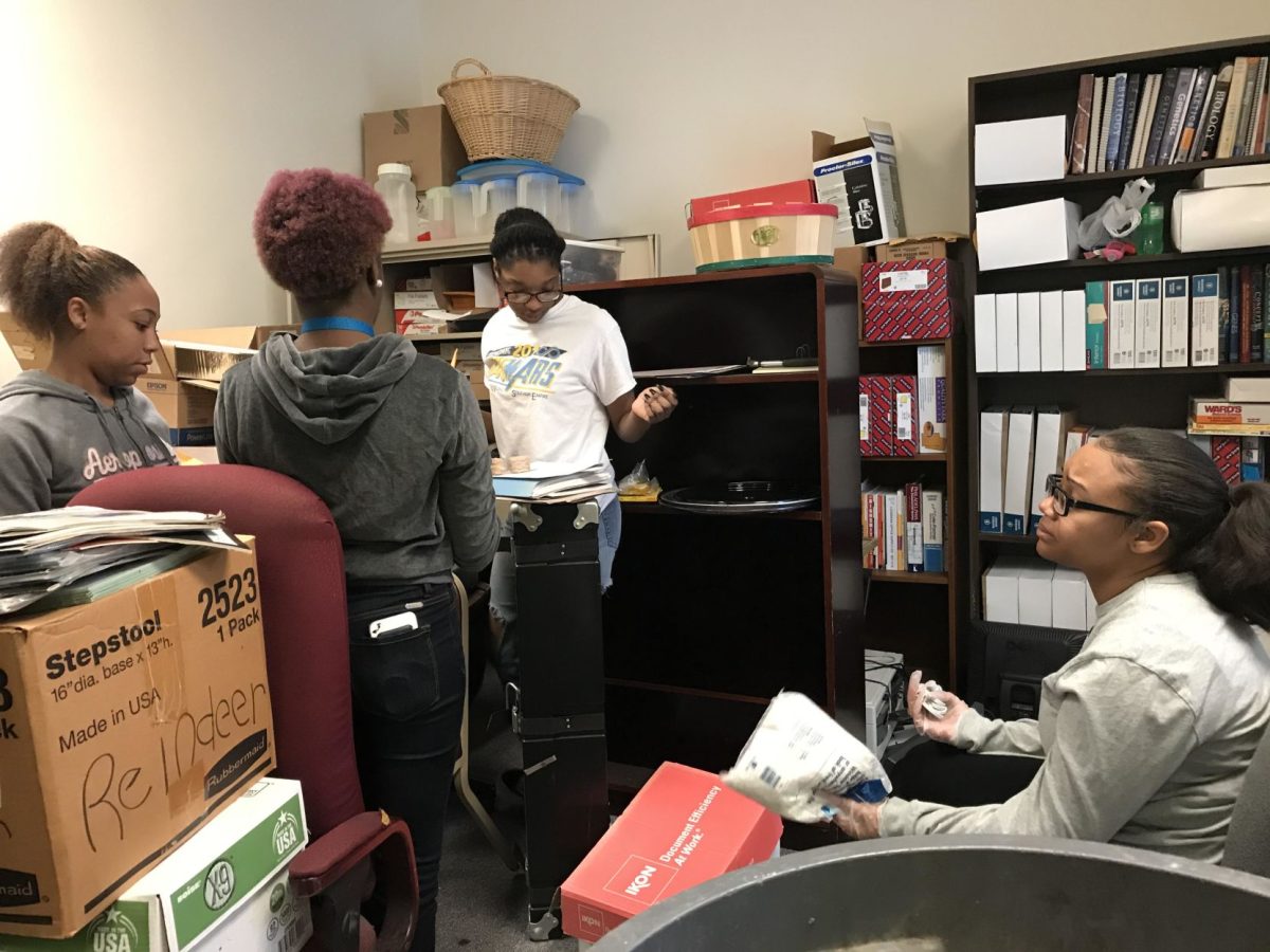 CLEAN UP: Students straightening things up inside James Hall at the Bio Jags Biology Departmental Clean Up on February 1.&#160;
(Te&#8217;yanah Owens/DIGEST)