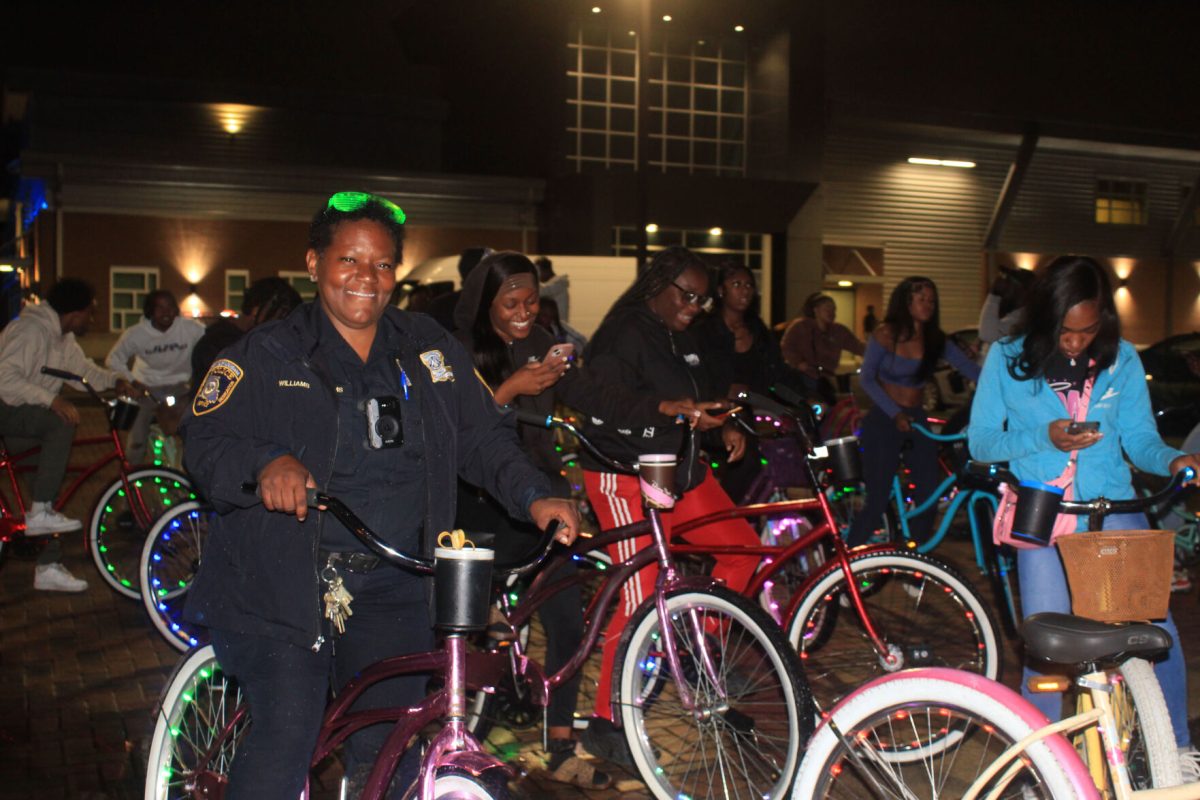 Officer Williams and students was defentily having a great time at "Glow 'N the Bluff" they road with @geauxridebtr Listening to music what a vibe!