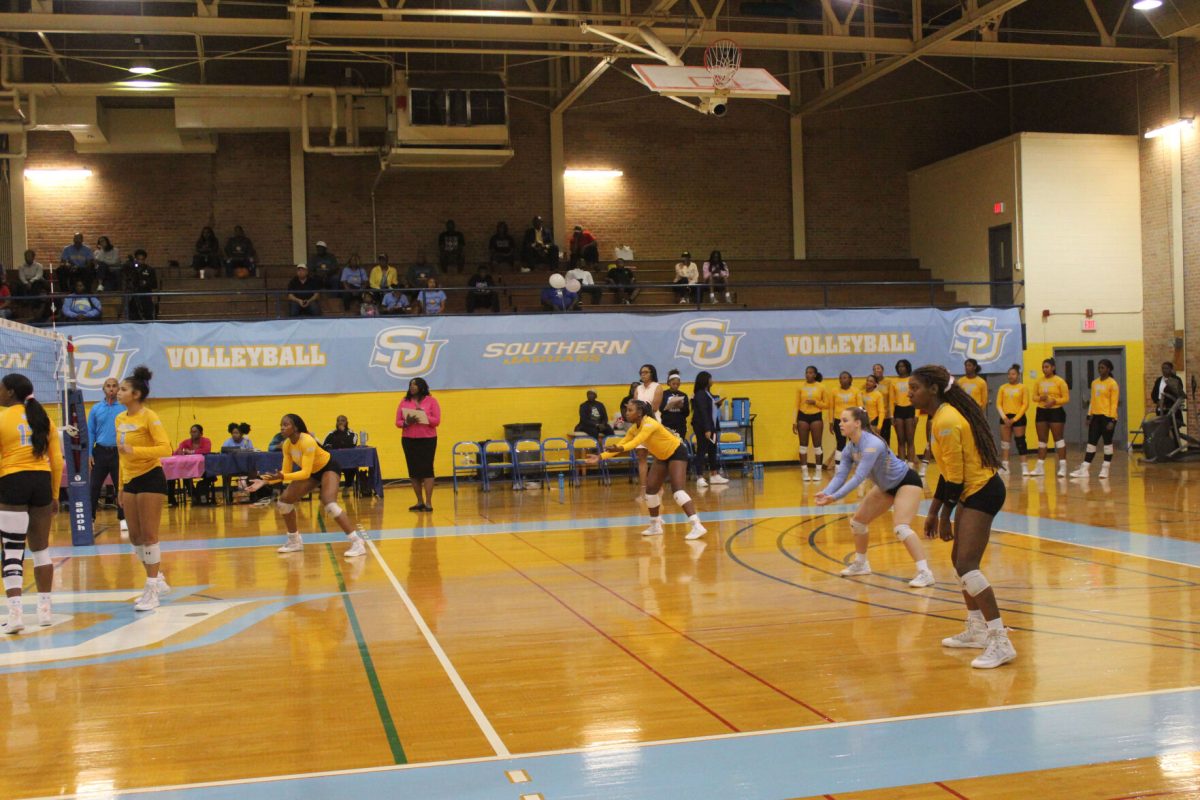 Southern Lady Jags look on ready for the ball to be in play. (Kameron Dowling-DIGEST)