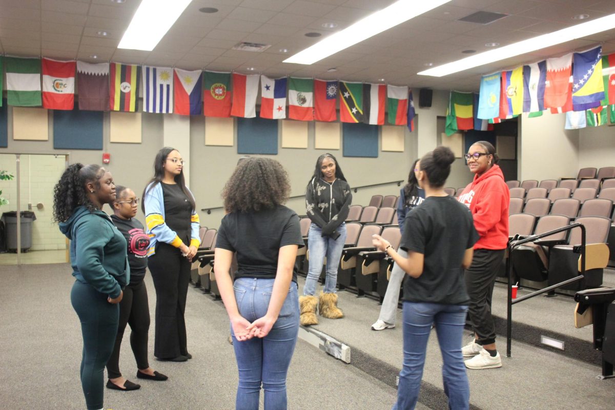 Students met with the Women's Business Alliance to find out more information about their organization at their Sip and Socialize event on Tuesday, February 24 in T.T. Allain.